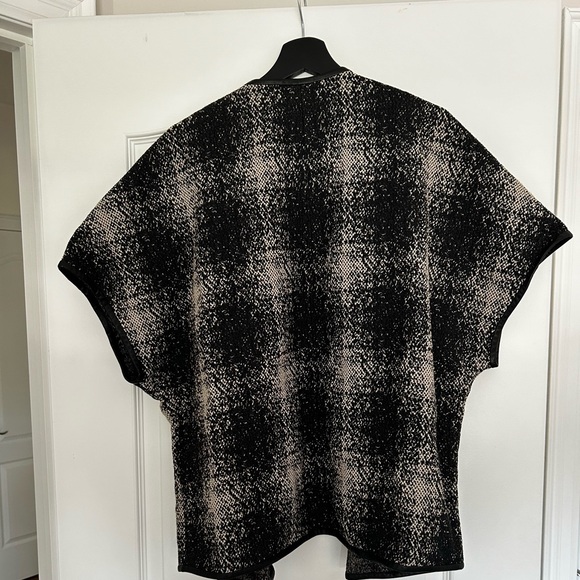 Lafayette148 Women’s Short Sleeve Overcoat - Picture 2 of 4